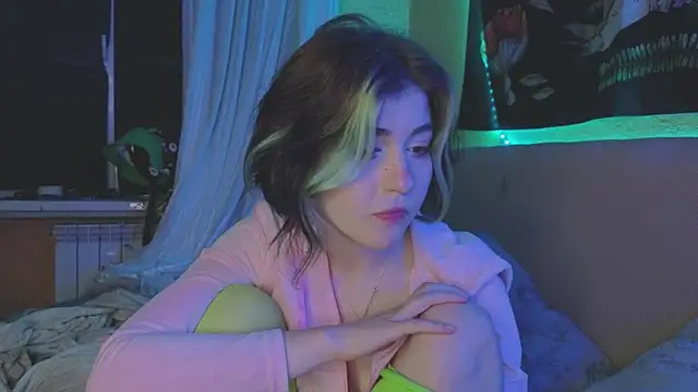 Snapshot of Miko_Meow chatting on July 1, 2026, 10:21 pm Miko Meow online show from July 1, 2026, 10:21 pm