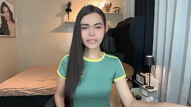 Snapshot of Princess_Material chatting on June 20, 2026, 7:13 am Princess Material online show from June 20, 2026, 7:13 am