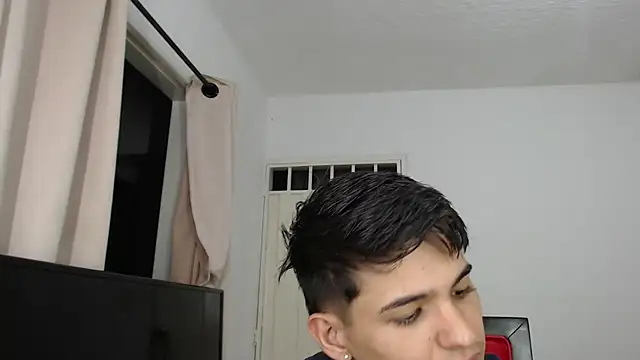 Alex mojica online show from October 10, 2025, 5:08 am