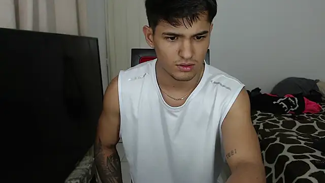 Alex mojica online show from October 12, 2025, 5:09 am