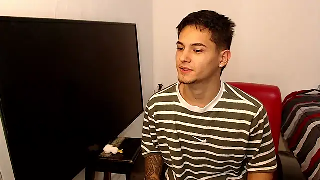 Alex mojica online show from February 18, 2026, 6:11 am