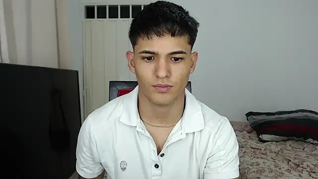 Alex mojica online show from October 18, 2025, 6:26 am