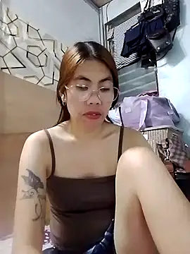 Deliciousgirl14 online show from October 13, 2025, 1:12 pm