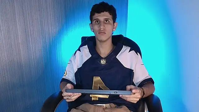 Snapshot of _realwav chatting on November 12, 2025, 4:11 pm realwav online show from November 12, 2025, 4:11 pm