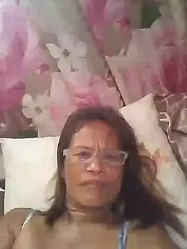 Kristen05 online show from November 18, 2025, 4:38 am