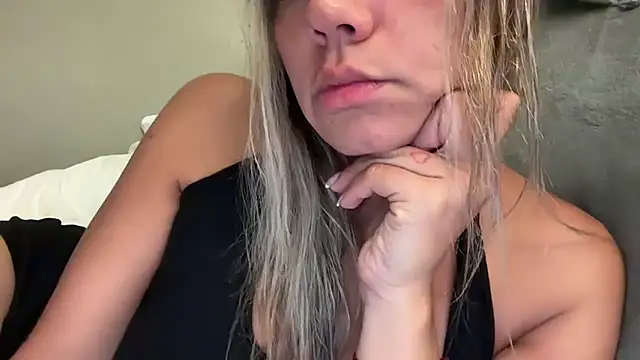 Snapshot of prettyykitty22 chatting on November 23, 2025, 4:44 am prettyykitty22 online show from November 23, 2025, 4:44 am