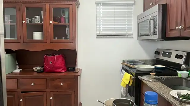 Snapshot of prettyykitty22 chatting on November 15, 2025, 5:28 pm prettyykitty22 online show from November 15, 2025, 5:28 pm