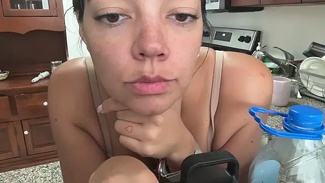 Snapshot of prettyykitty22 chatting on January 11, 2026, 6:37 pm prettyykitty22 online show from January 11, 2026, 6:37 pm