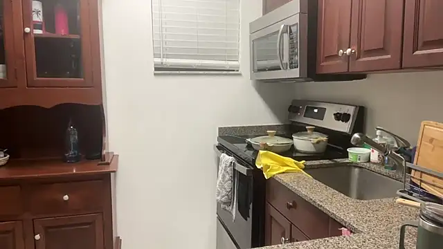 Snapshot of prettyykitty22 chatting on November 11, 2025, 2:28 am prettyykitty22 online show from November 11, 2025, 2:28 am