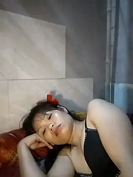 LinhNa999 online show from October 8, 2025, 1:29 am