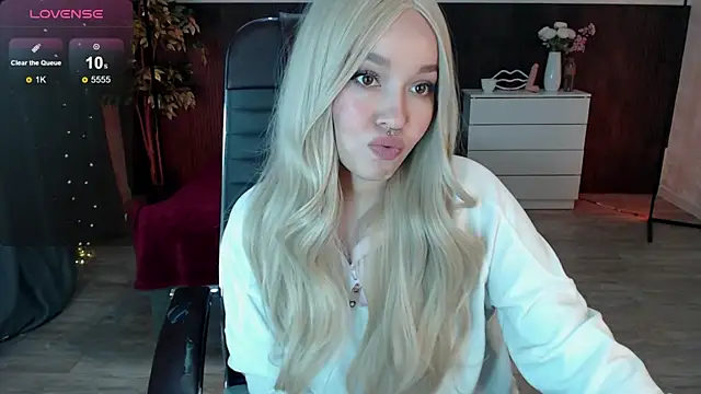 Snapshot of Sexy_Alexia69 chatting on October 19, 2025, 6:16 am Sexy Alexia69 online show from October 19, 2025, 6:16 am