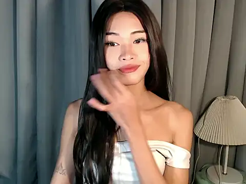 holyakiesha online show from March 26, 2026, 7:23 pm