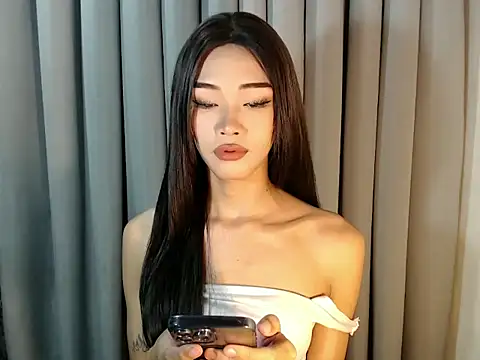 holyakiesha online show from April 3, 2026, 4:13 pm