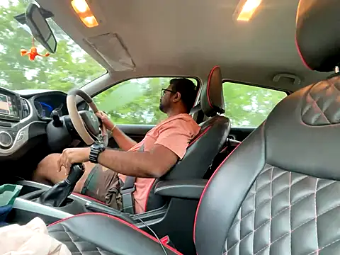 Snapshot of snickersnee chatting on October 1, 2025, 11:47 am snickersnee online show from October 1, 2025, 11:47 am