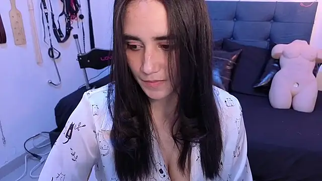 elowen halley1 online show from October 15, 2025, 7:33 pm