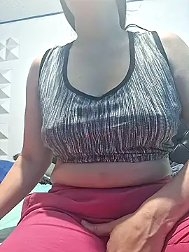 vaneza1999 online show from September 29, 2025, 6:35 pm