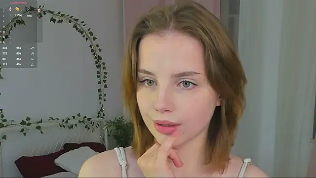 GabiMeshuggah online show from November 5, 2025, 8:45 pm