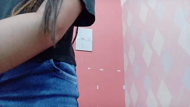 Snapshot of little_beillis chatting on October 28, 2025, 12:59 pm little beillis online show from October 28, 2025, 12:59 pm