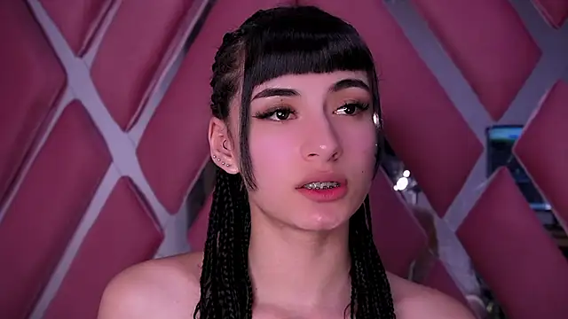 Alynn Bri  online show from April 5, 2026, 3:35 am