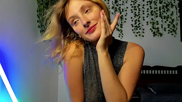 Ariana Spring online show from November 19, 2025, 12:38 pm