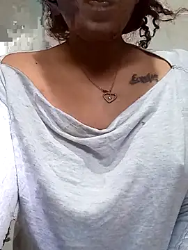 Snapshot of Daila_Lucia chatting on February 12, 2026, 12:49 pm Daila Lucia online show from February 12, 2026, 12:49 pm