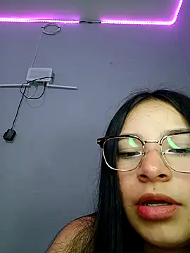 Anne Mia online show from November 10, 2025, 9:36 am