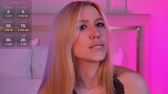 Snapshot of VelvetHell chatting on November 1, 2025, 3:46 am VelvetHell online show from November 1, 2025, 3:46 am