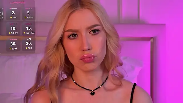 Snapshot of VelvetHell chatting on October 22, 2025, 3:50 am VelvetHell online show from October 22, 2025, 3:50 am