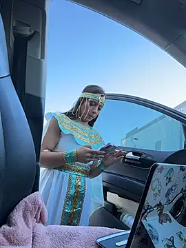 Snapshot of Mrs_MrLove chatting on October 30, 2025, 10:39 pm Mrs MrLove online show from October 30, 2025, 10:39 pm