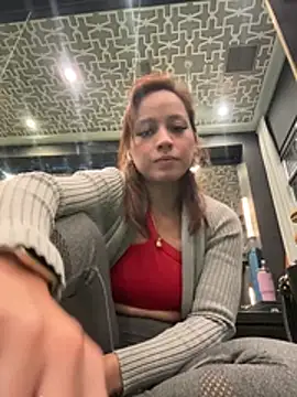 Snapshot of Mrs_MrLove chatting on November 27, 2025, 4:57 am Mrs MrLove online show from November 27, 2025, 4:57 am