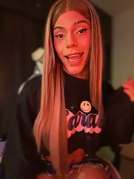 Snapshot of Flora_Minx chatting on February 24, 2026, 12:33 am Flora Minx online show from February 24, 2026, 12:33 am