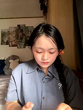 Snapshot of Julia-Elsa chatting on September 27, 2025, 4:07 am Julia-Elsa online show from September 27, 2025, 4:07 am