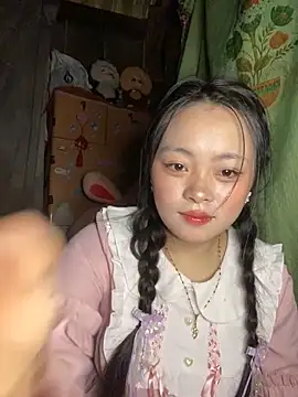 Snapshot of Julia-Elsa chatting on October 1, 2025, 3:22 am Julia-Elsa online show from October 1, 2025, 3:22 am