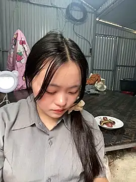 Snapshot of Julia-Elsa chatting on November 3, 2025, 6:07 am Julia-Elsa online show from November 3, 2025, 6:07 am