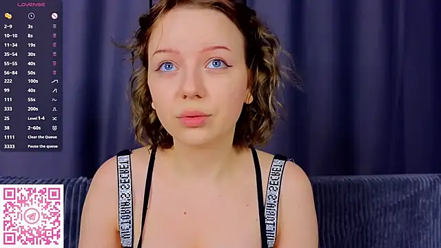 EmiliSaren online show from September 10, 2025, 6:07 pm