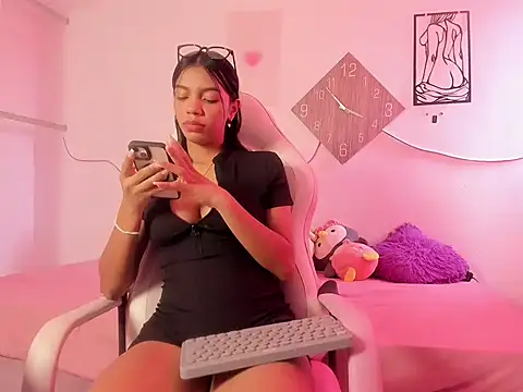 Valy hot online show from September 8, 2025, 2:49 pm