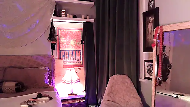 Sirenlucy online show from November 14, 2025, 9:07 pm