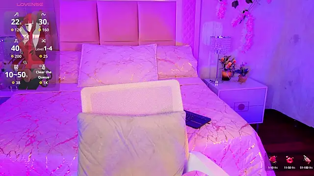 AlanaOdison online show from October 4, 2025, 8:32 pm