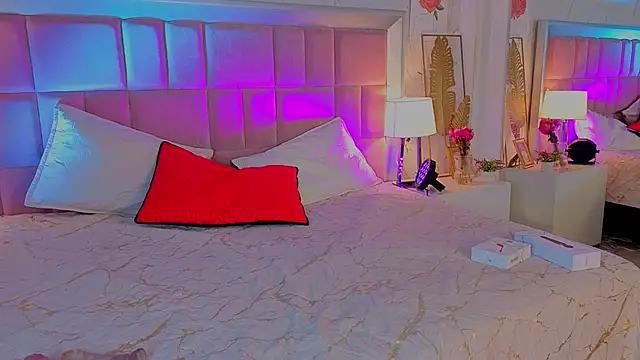 AlanaOdison online show from April 9, 2026, 7:42 pm