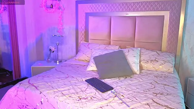 AlanaOdison online show from October 31, 2025, 8:05 pm