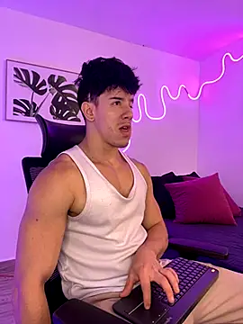 MaxCooper1 online show from September 18, 2025, 8:56 pm
