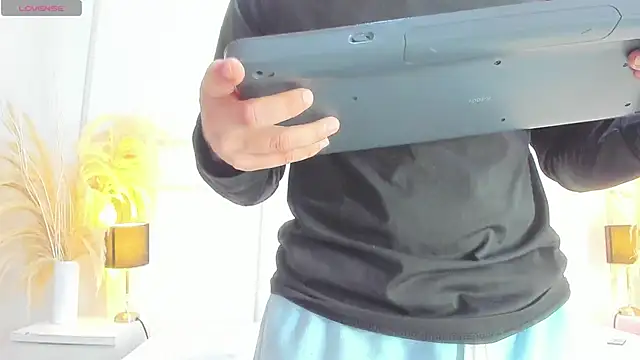 MaxCooper1 online show from October 27, 2025, 7:59 pm