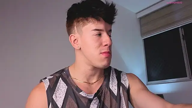 MaxCooper1 online show from November 28, 2025, 4:23 am