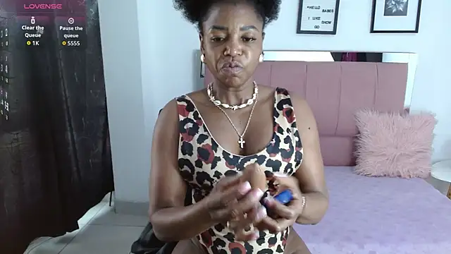 Lele F w online show from November 19, 2025, 7:47 pm