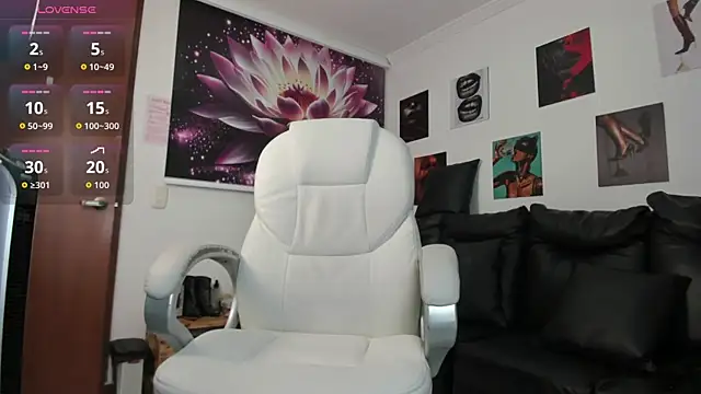 Snapshot of lycoris_19 chatting on October 13, 2025, 9:05 pm lycoris 19 online show from October 13, 2025, 9:05 pm