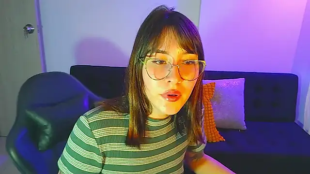 Yulienneg online show from February 28, 2026, 2:11 am