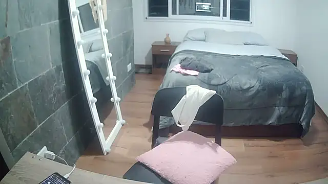 maria8282 online show from September 10, 2025, 12:53 am