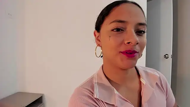 Angellit Afrodita  online show from December 15, 2025, 11:27 am