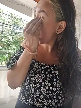 Snapshot of marly_charm_ chatting on October 17, 2025, 4:42 pm marly charm online show from October 17, 2025, 4:42 pm