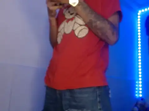 Snapshot of Sexy_hotlatin25 chatting on October 14, 2025, 4:18 pm Sexy hotlatin25 online show from October 14, 2025, 4:18 pm